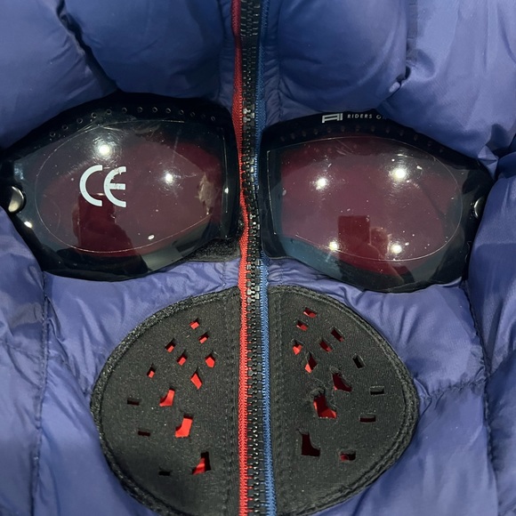 AI Riders on the Storm Boys Micro Ripstop Nylon Down Jacket with Goggles Size 12 - Picture 2 of 9